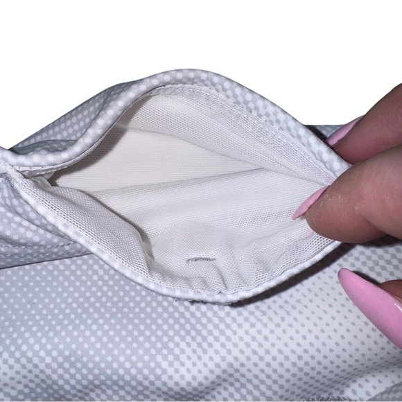 ATHLETA Ultimate Stash Pocket Printed Capri White Gray Grey Size 1X - Picture 14 of 16